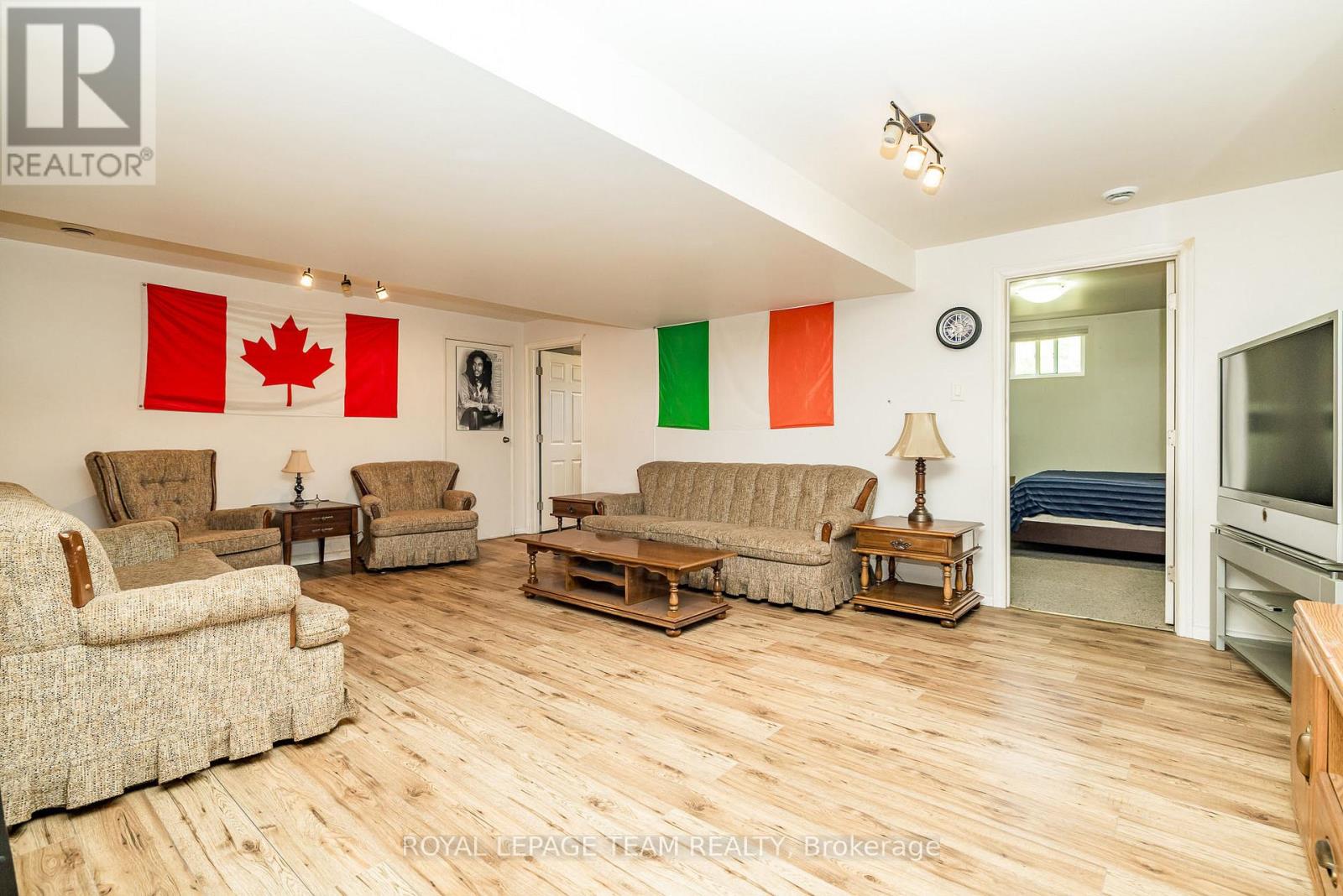 1234 Kinburn Side Road