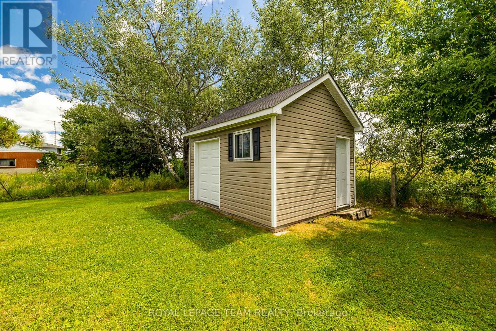 1234 Kinburn Side Road