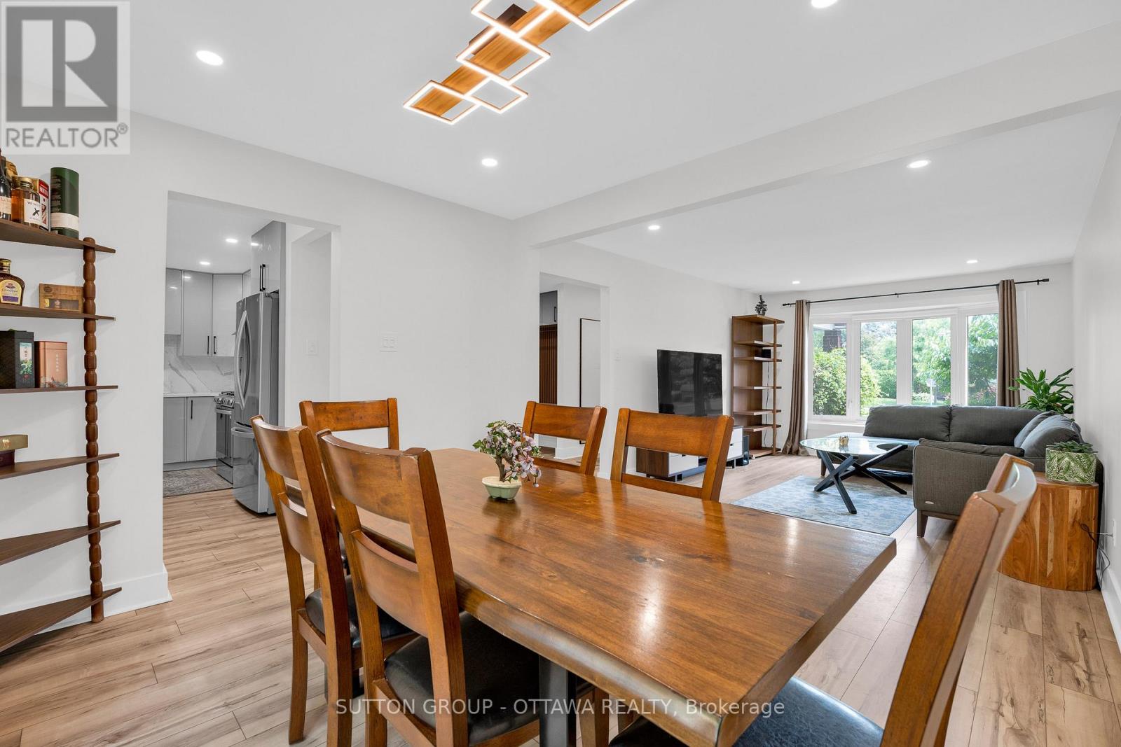 3085 Uplands Drive