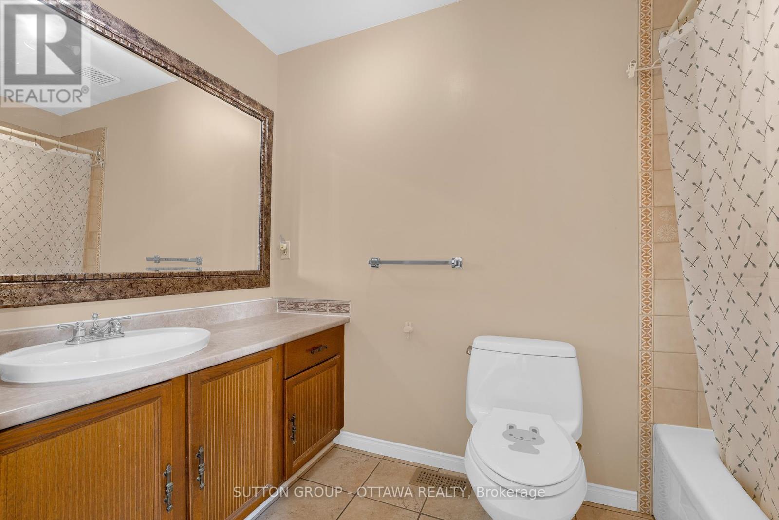 3085 Uplands Drive