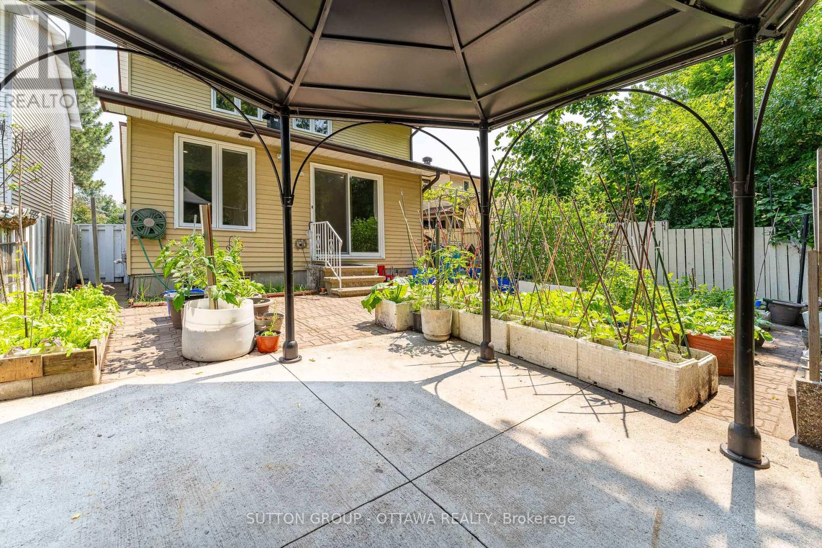 3085 Uplands Drive
