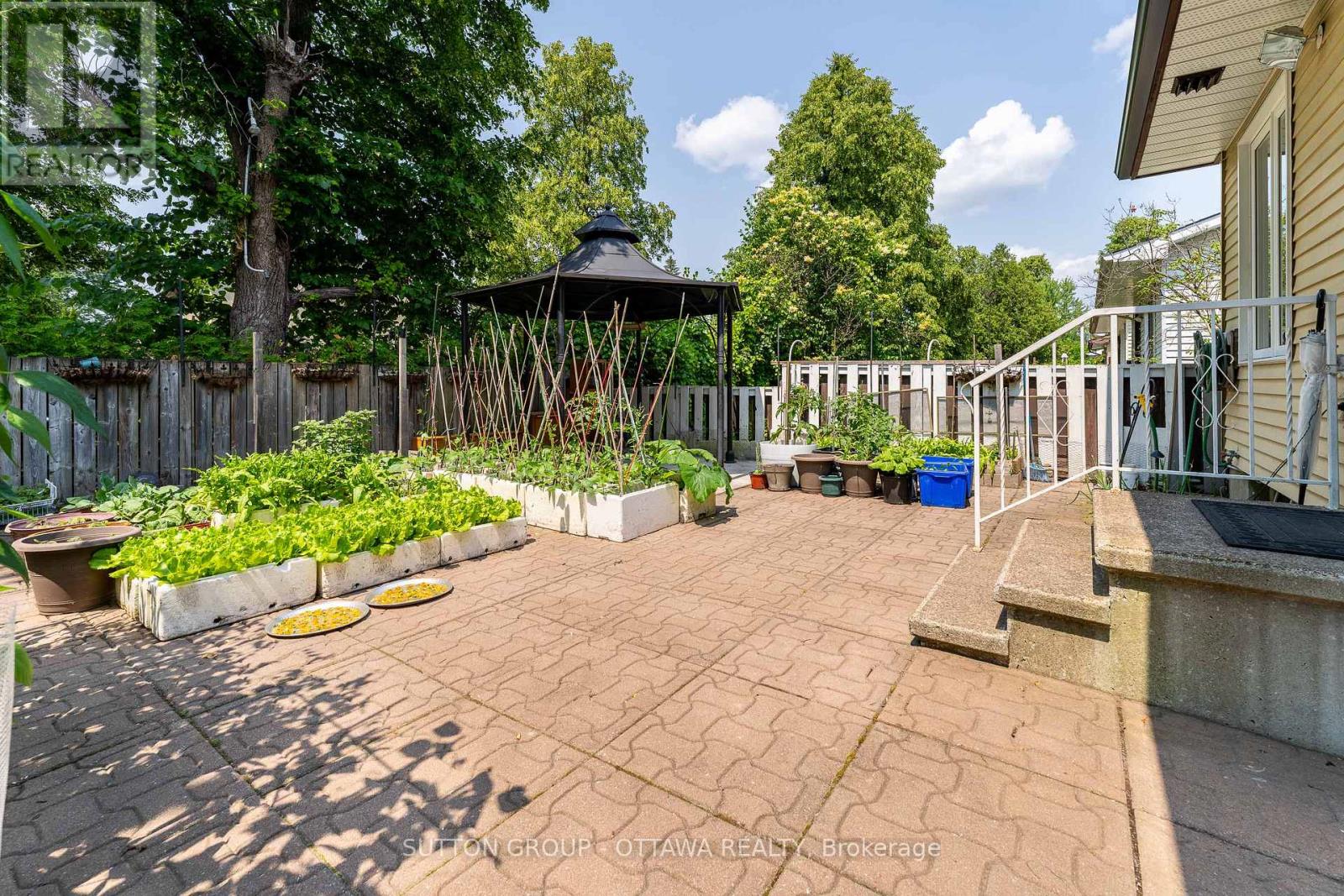 3085 Uplands Drive