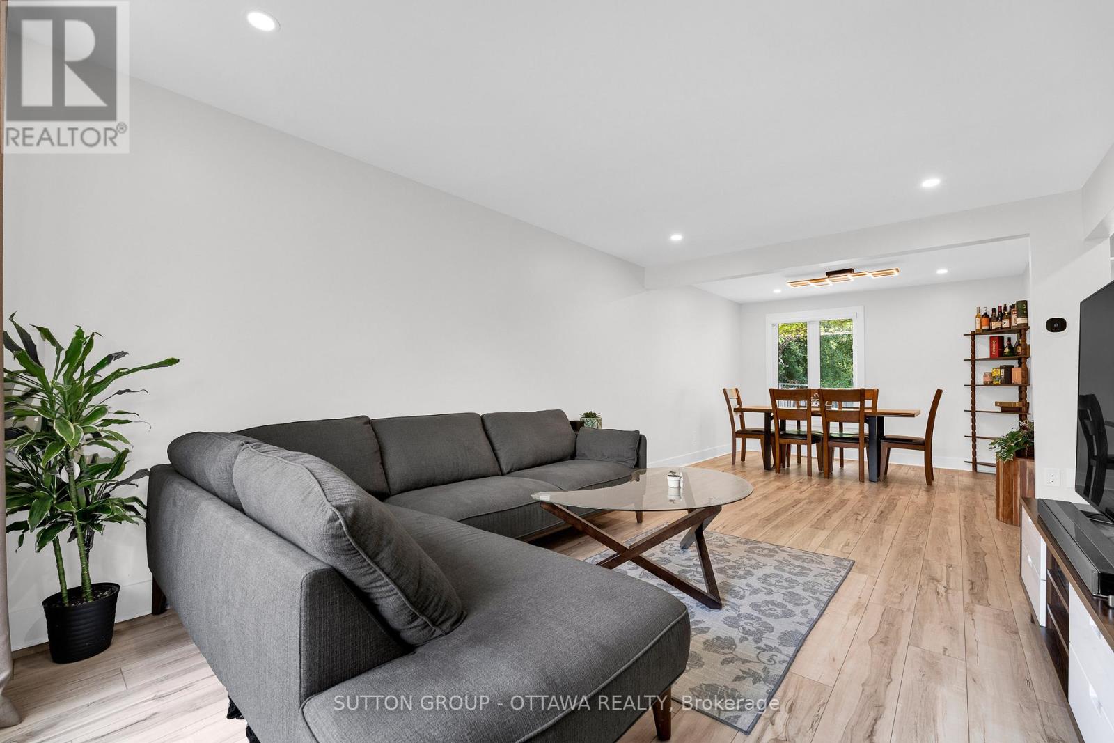 3085 Uplands Drive