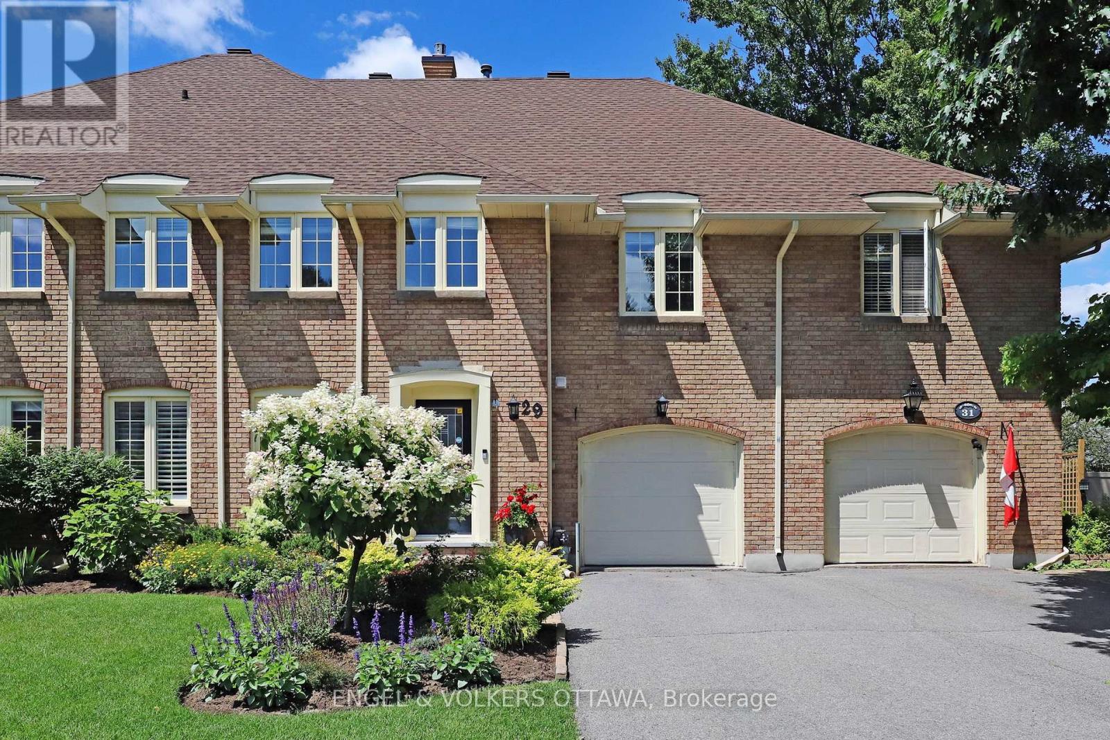 29 Chatsworth Crescent