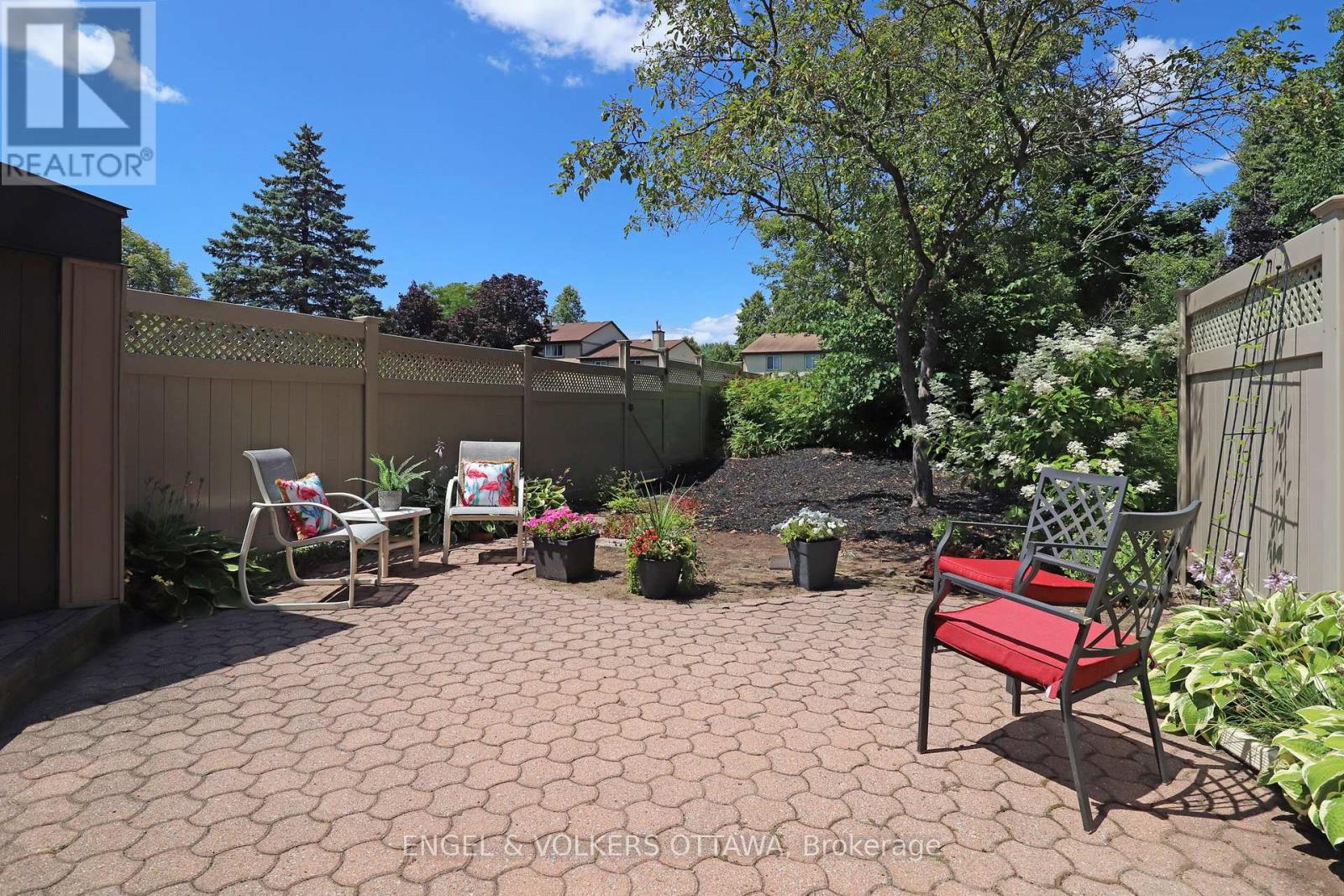 29 Chatsworth Crescent