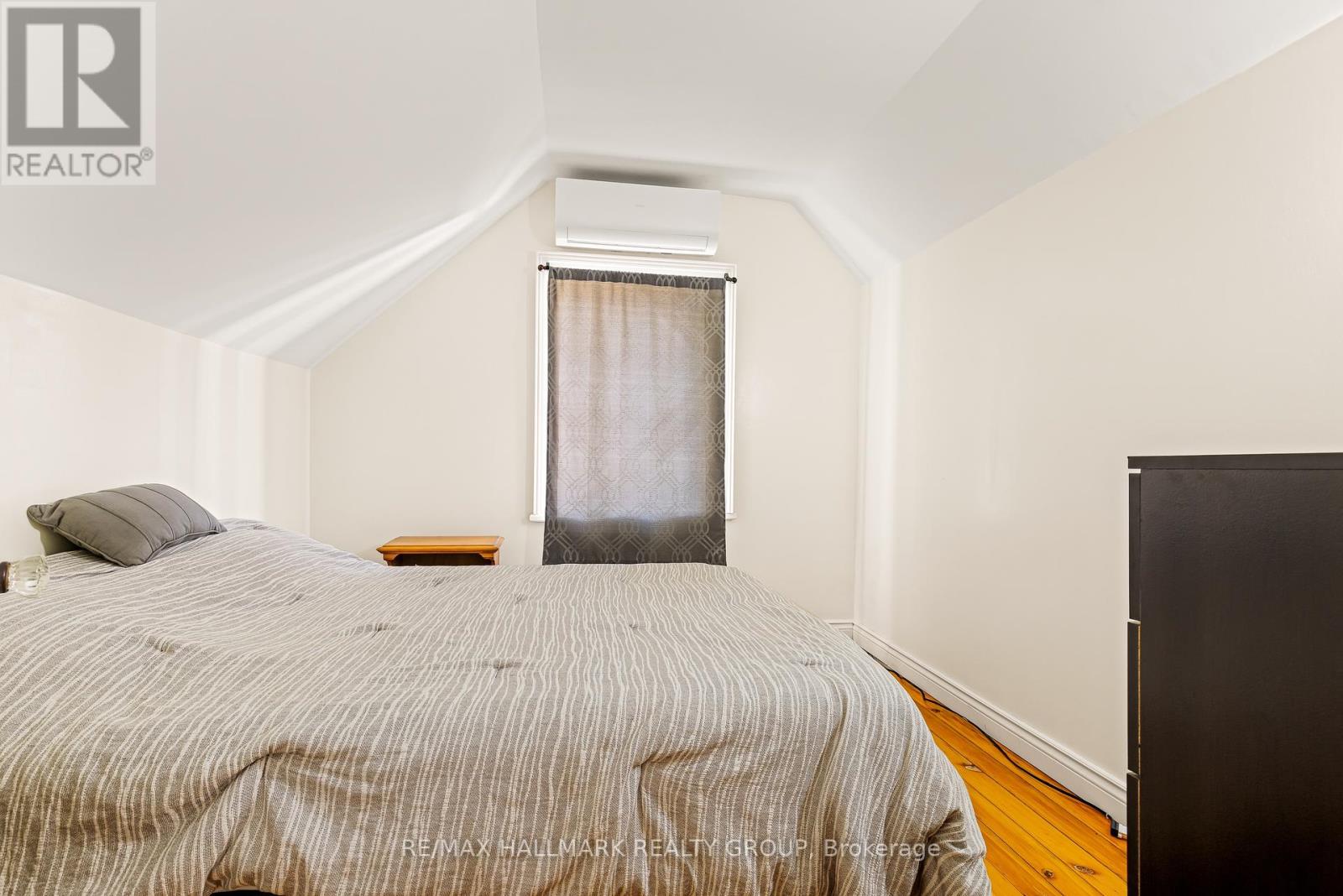 16 Halliday Street