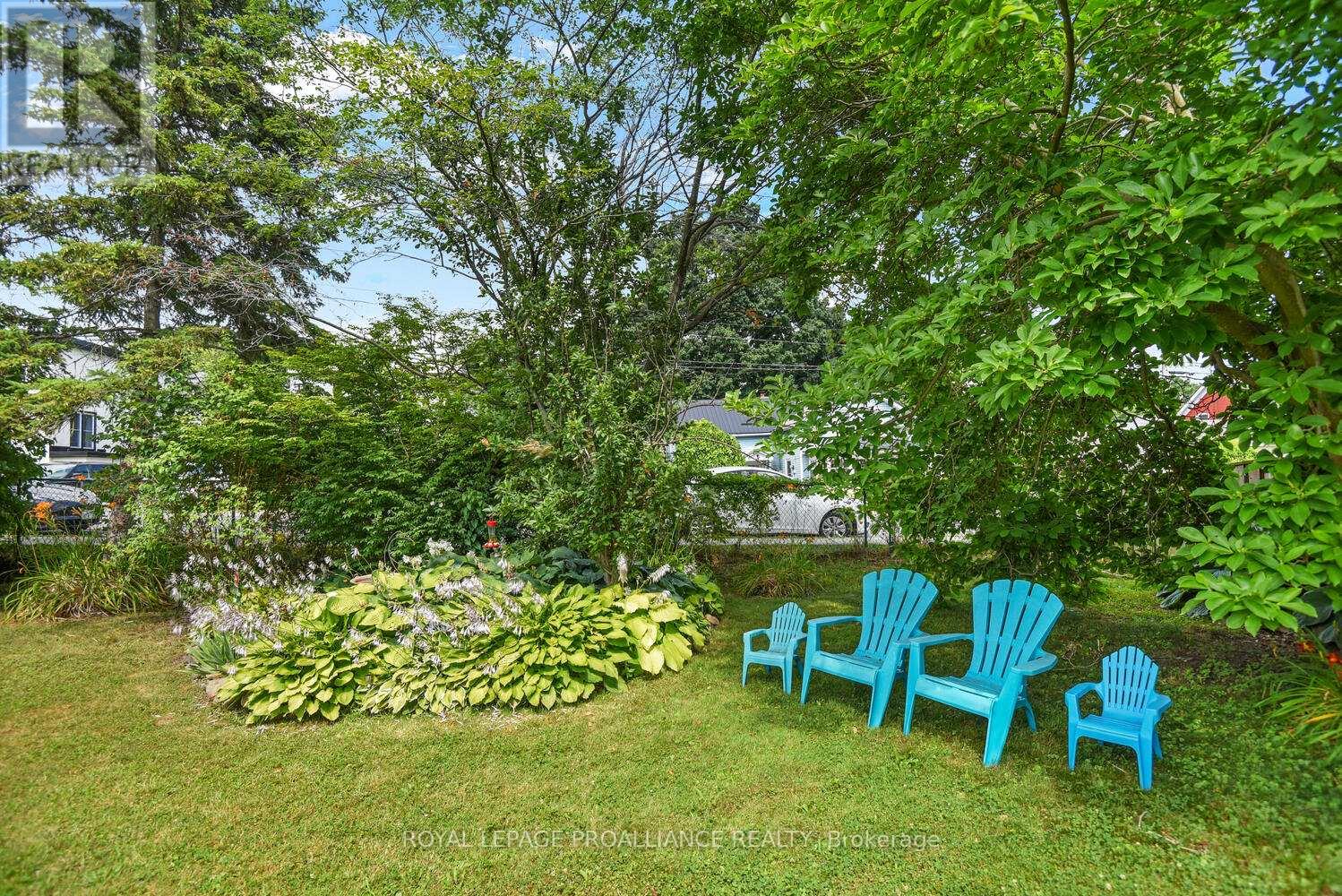 501 Dibble Street W