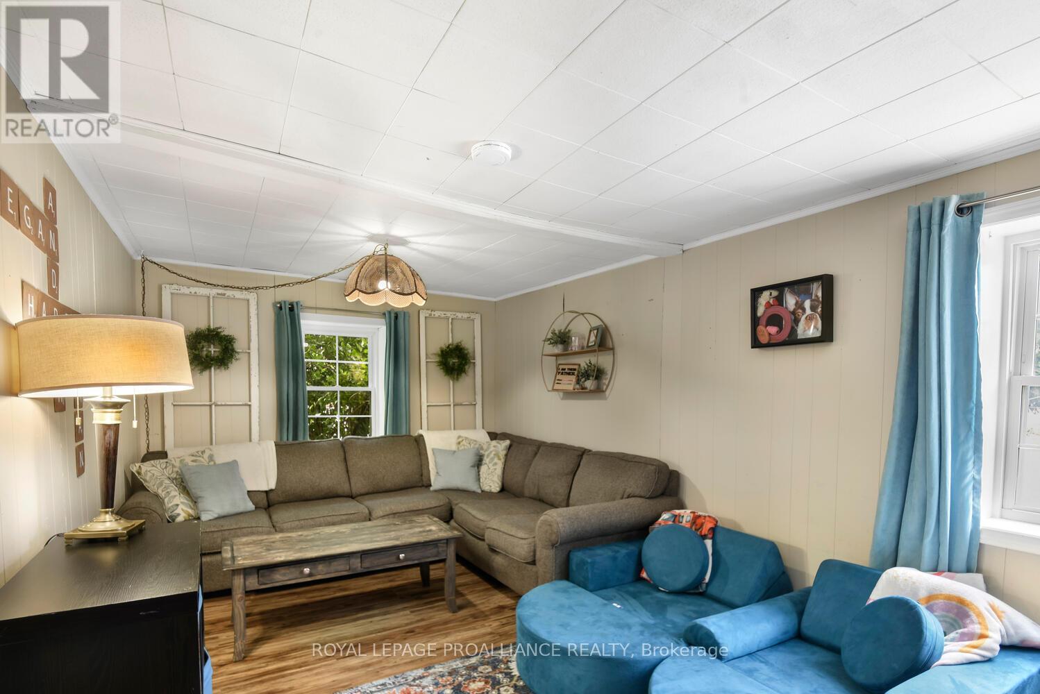 501 Dibble Street W