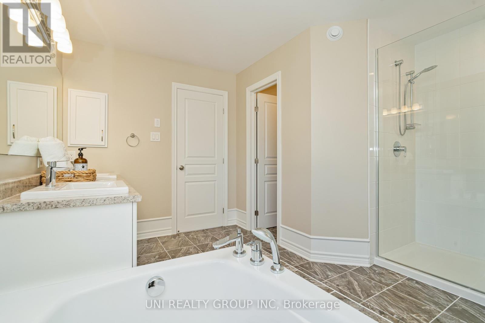 172 Cambie Road