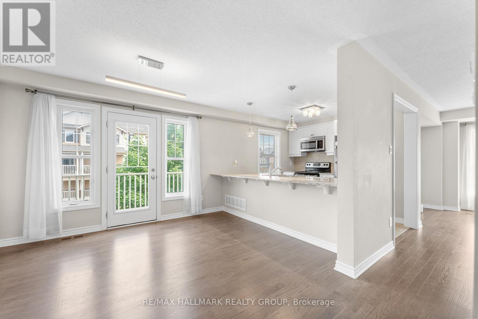 799 Mayfly Crescent