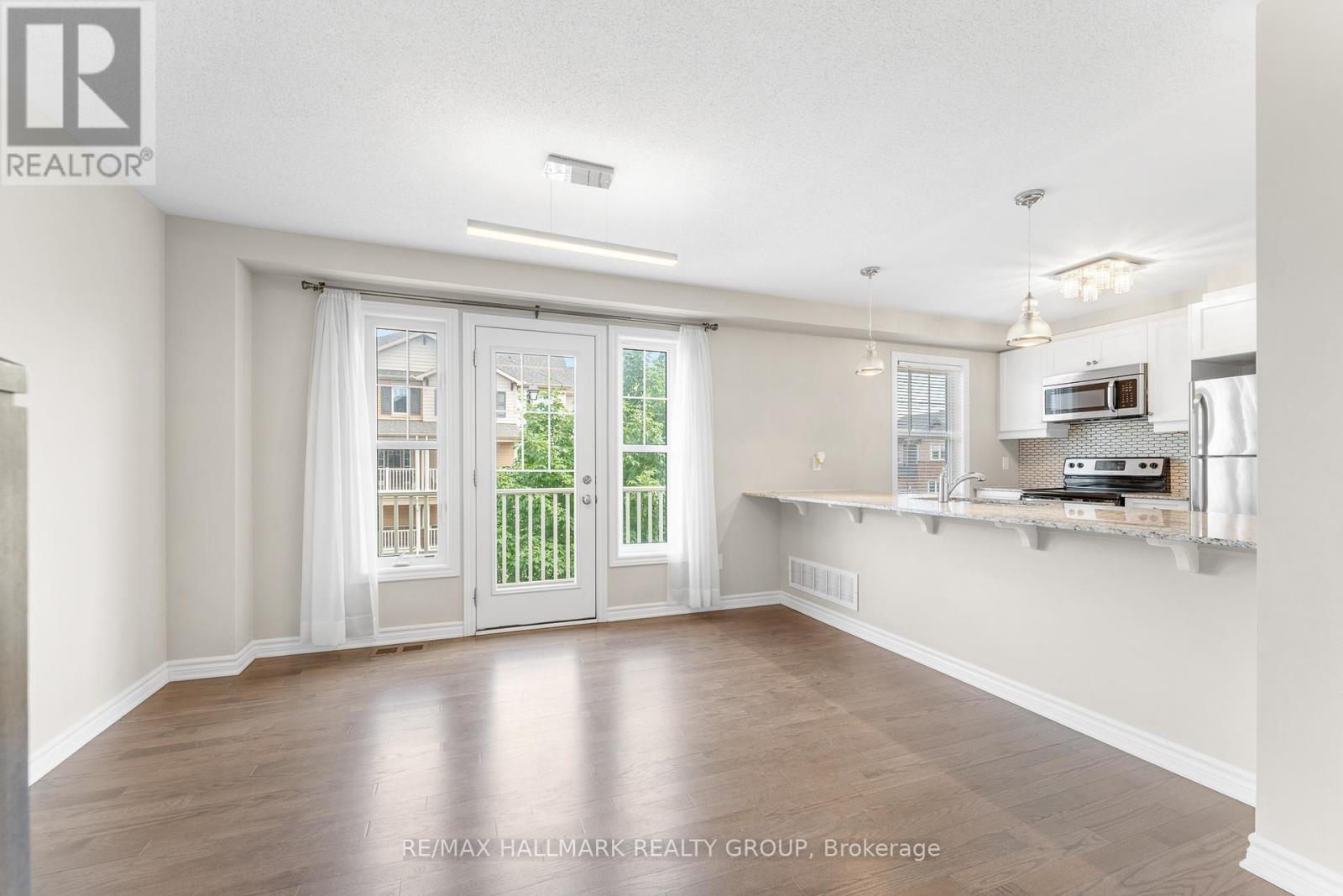 799 Mayfly Crescent