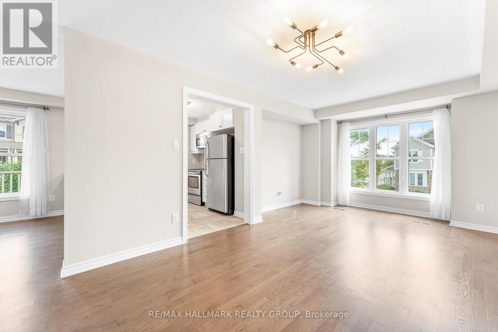 799 Mayfly Crescent