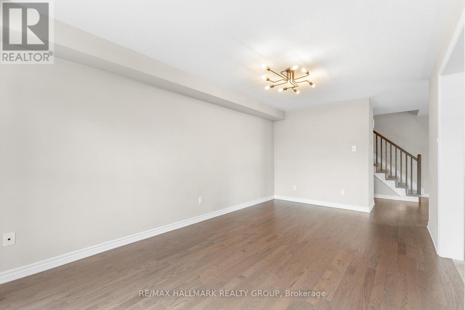 799 Mayfly Crescent
