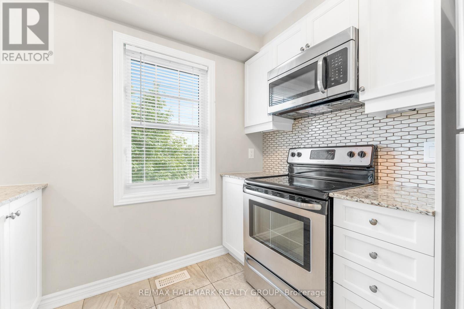 799 Mayfly Crescent