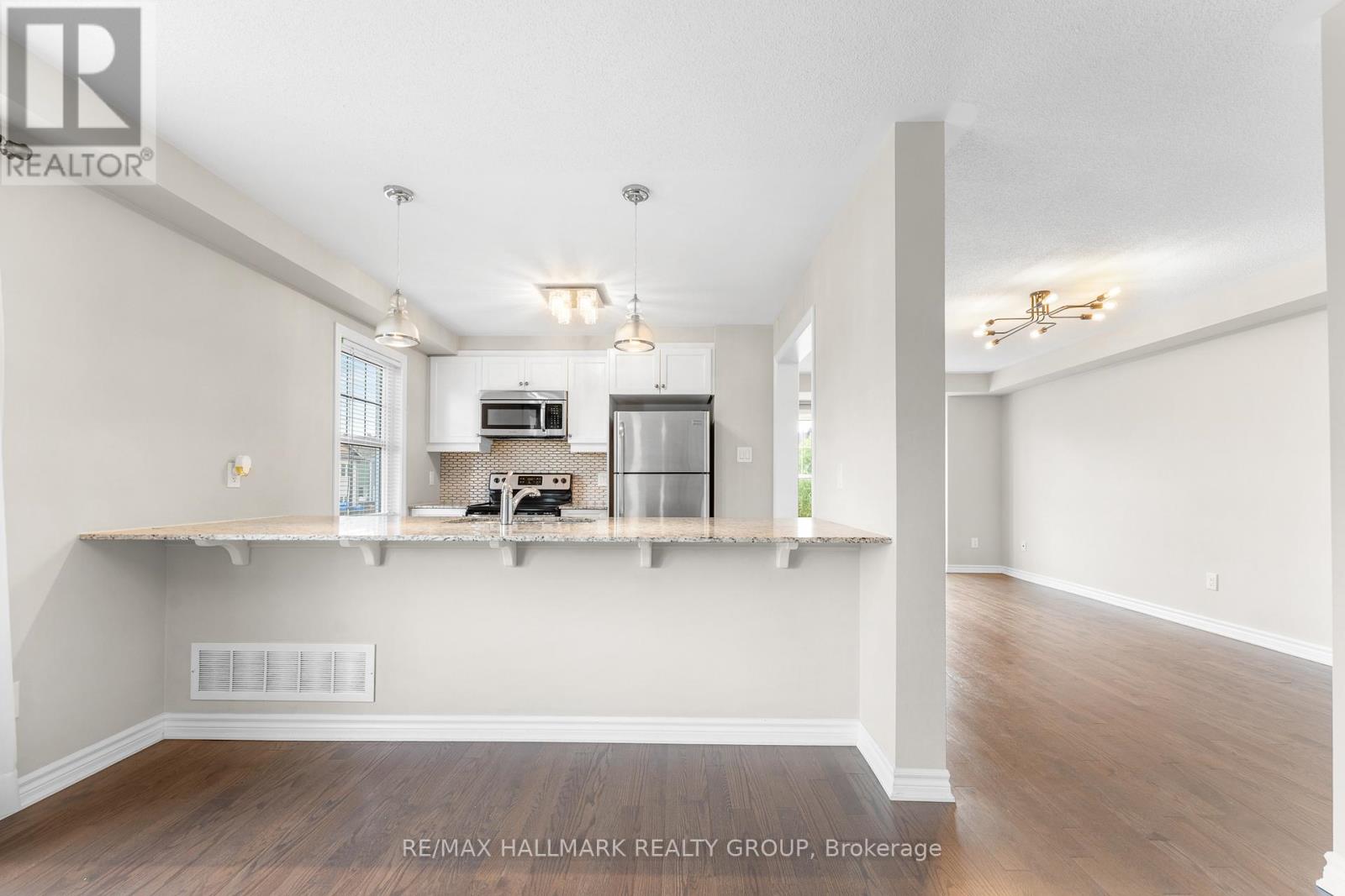 799 Mayfly Crescent