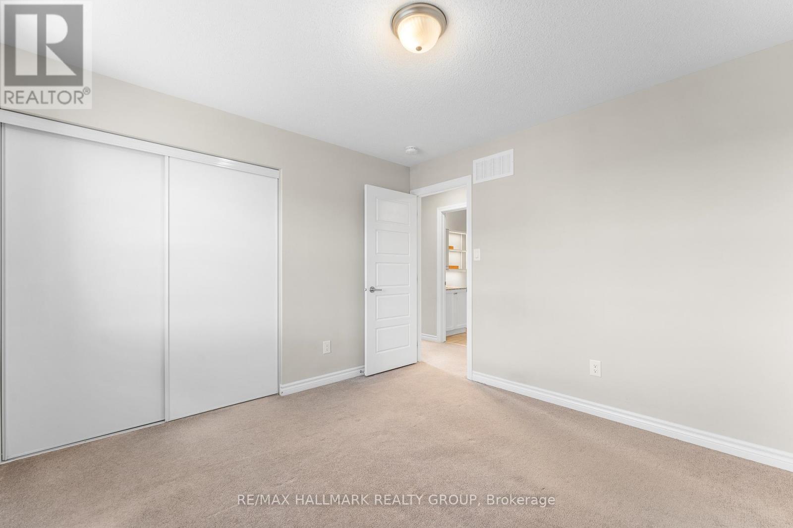 799 Mayfly Crescent
