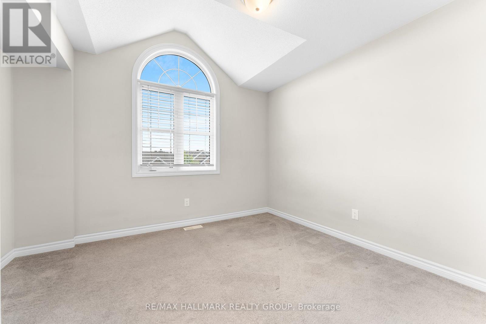 799 Mayfly Crescent