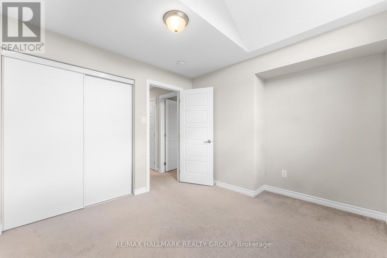 799 Mayfly Crescent