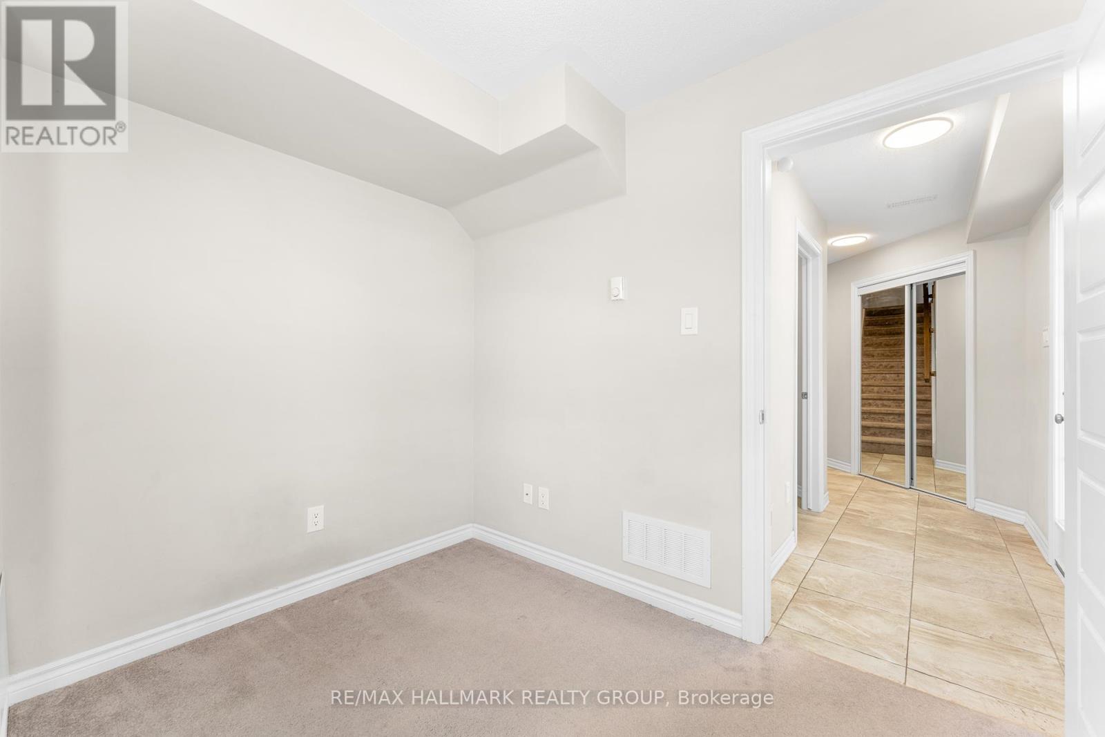 799 Mayfly Crescent