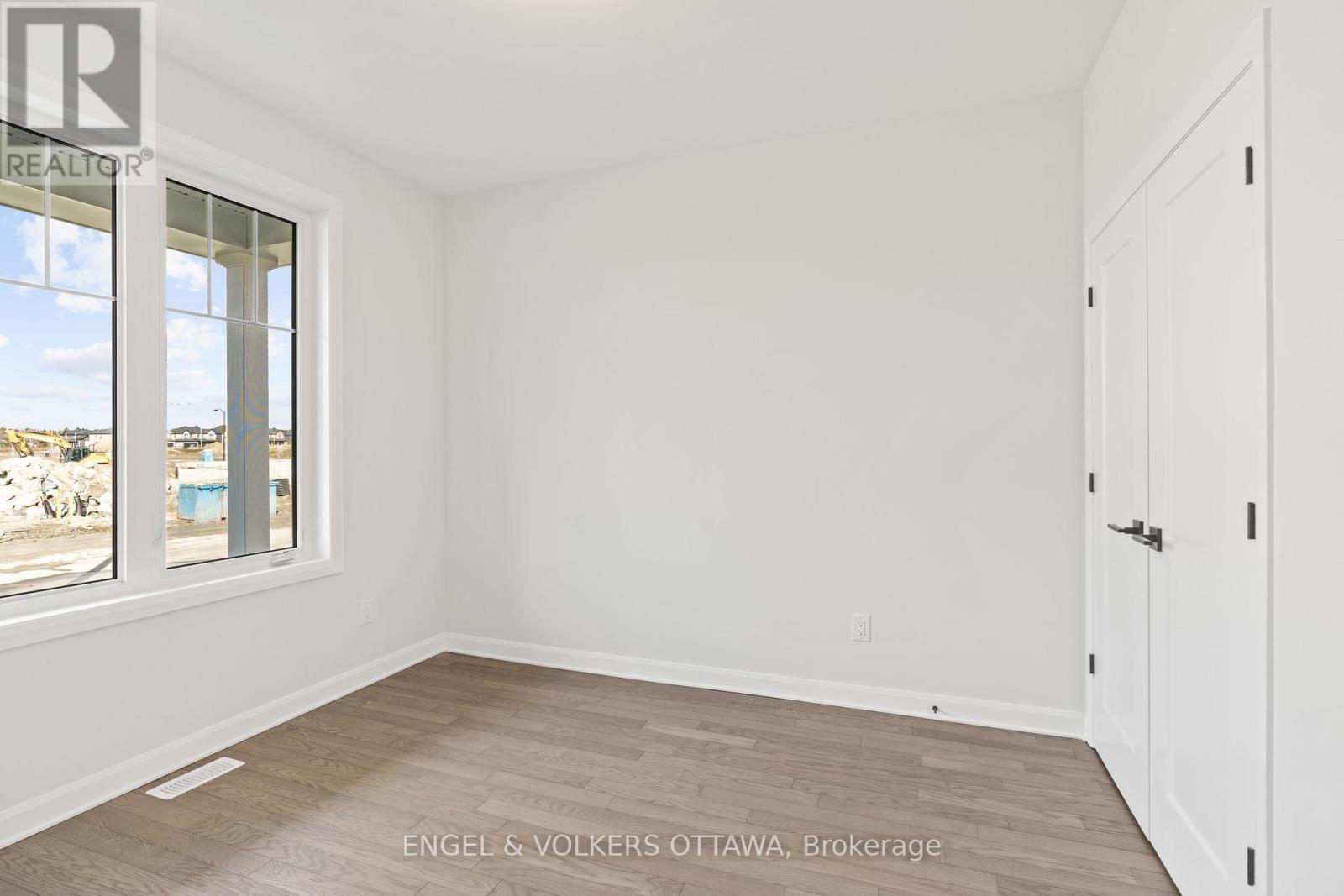 808 Companion Crescent