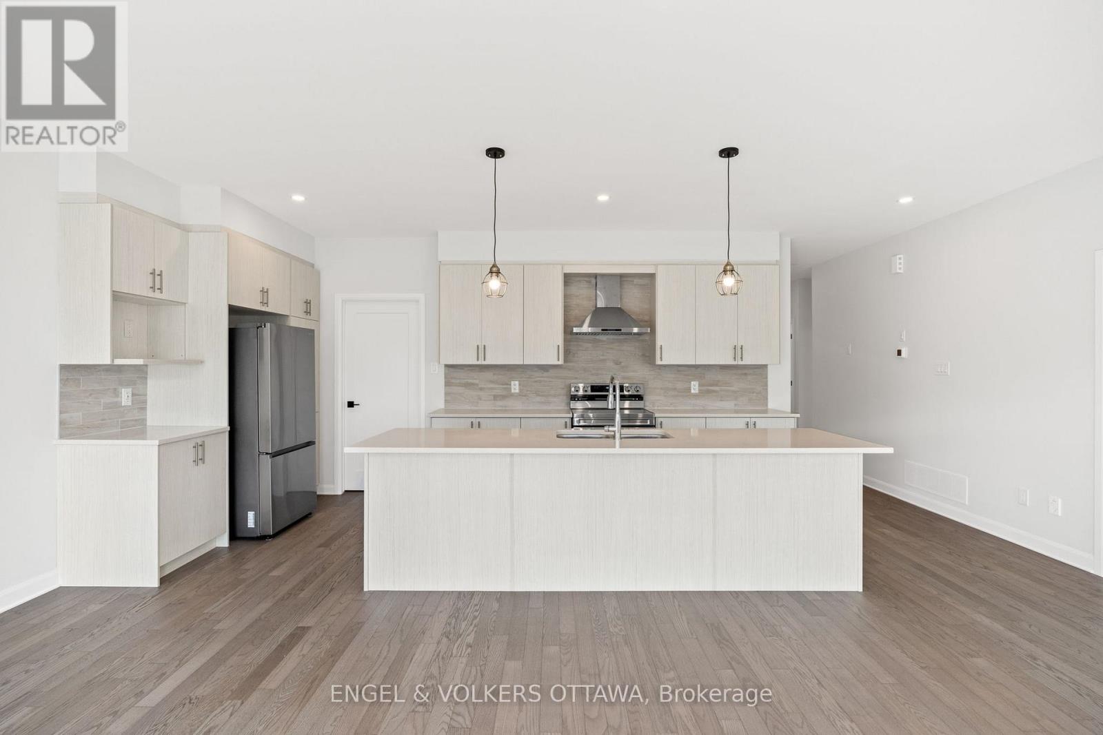 808 Companion Crescent