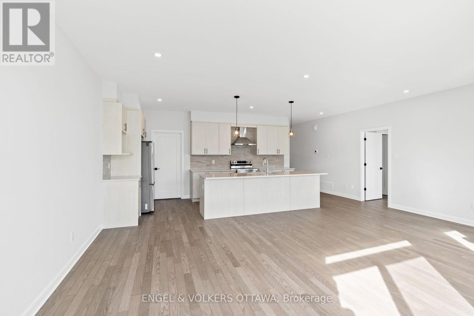 808 Companion Crescent