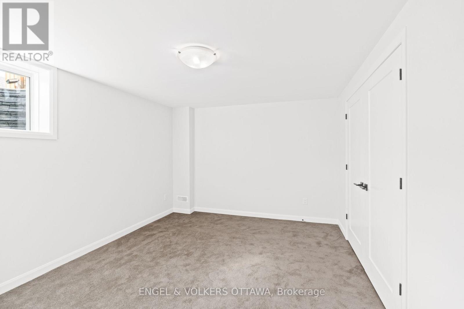 808 Companion Crescent