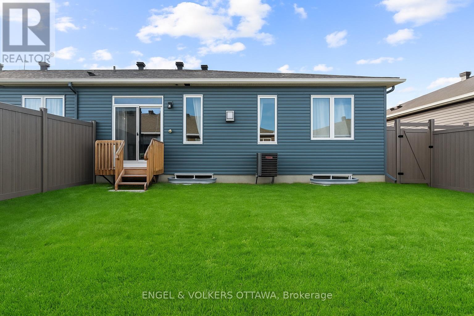 808 Companion Crescent