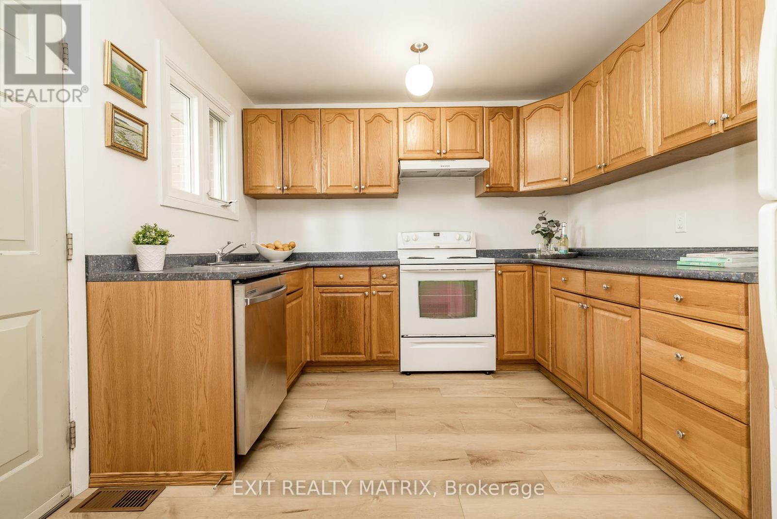 968 Meadowlands Drive