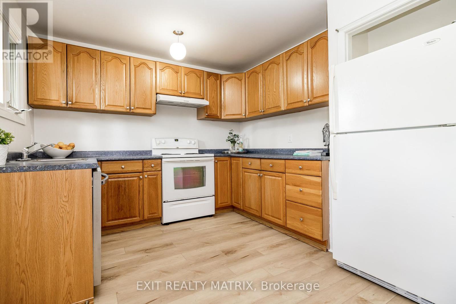 968 Meadowlands Drive