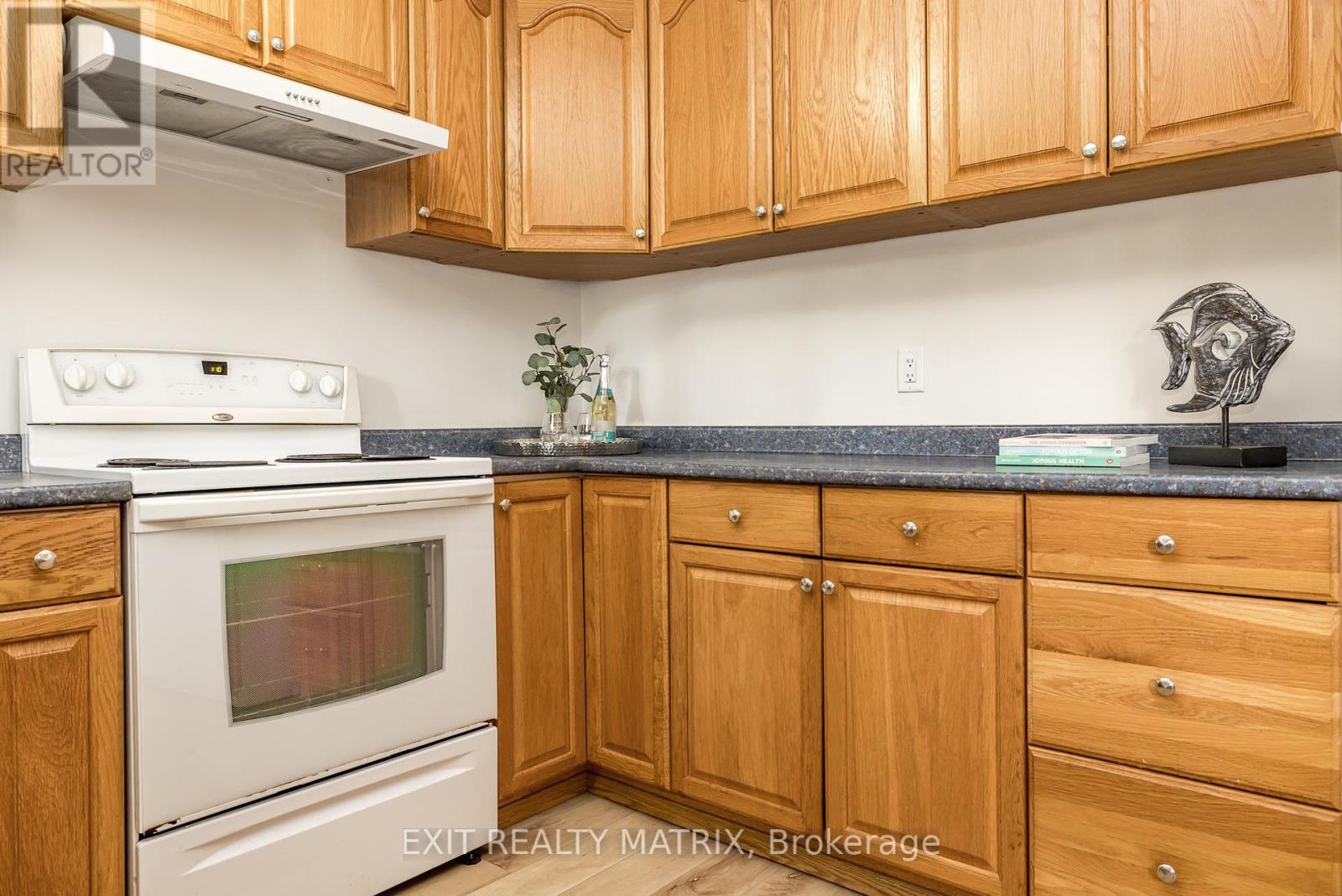 968 Meadowlands Drive