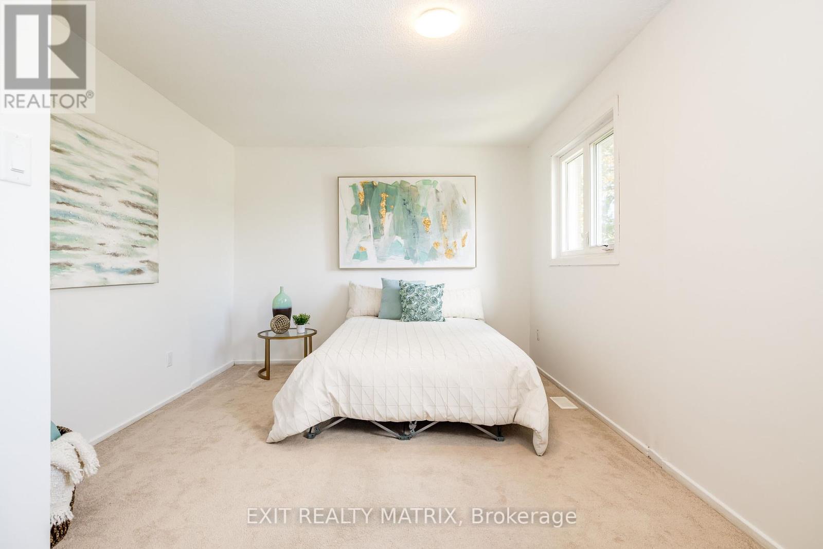 968 Meadowlands Drive