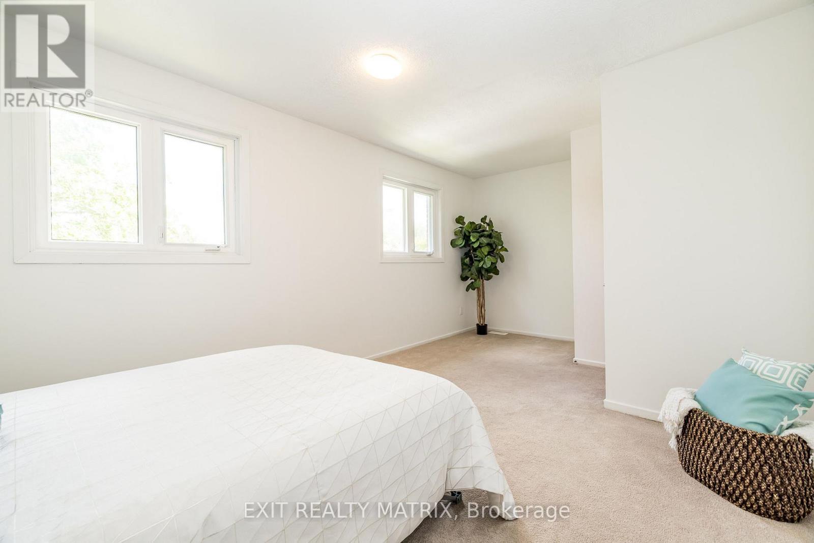 968 Meadowlands Drive