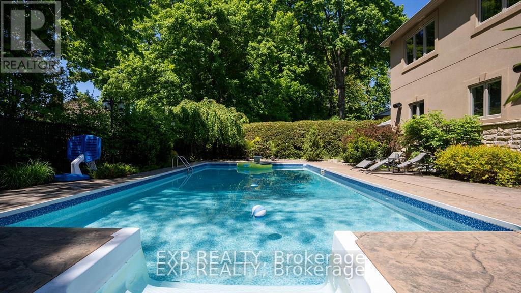 17 Chesswood Court