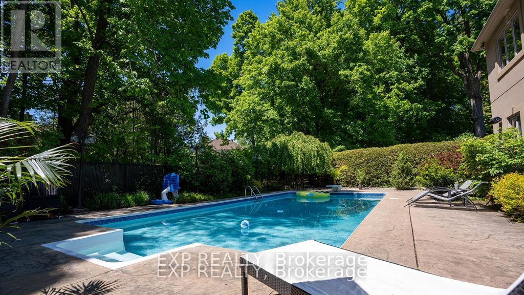 17 Chesswood Court