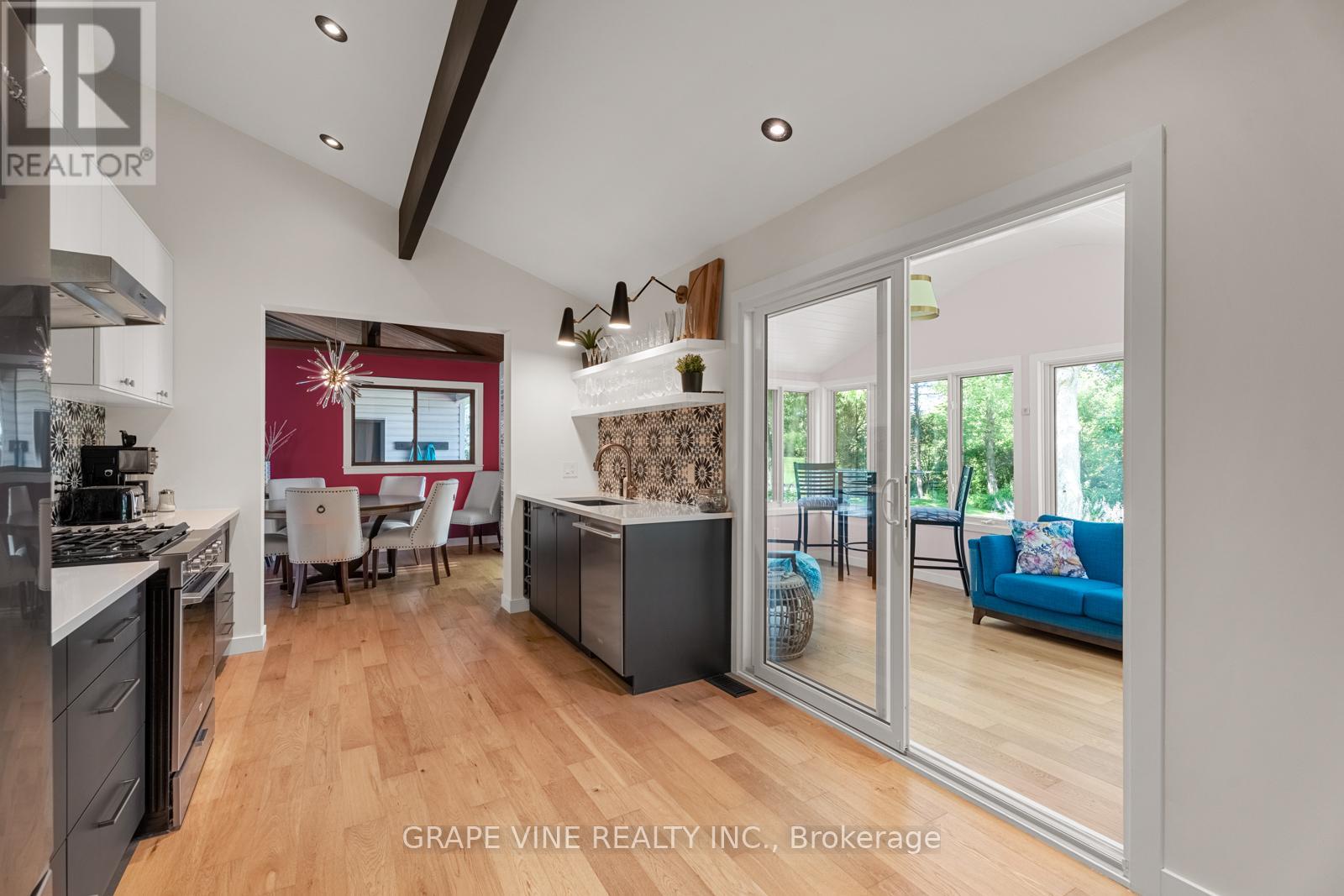 6486 Woodland Place