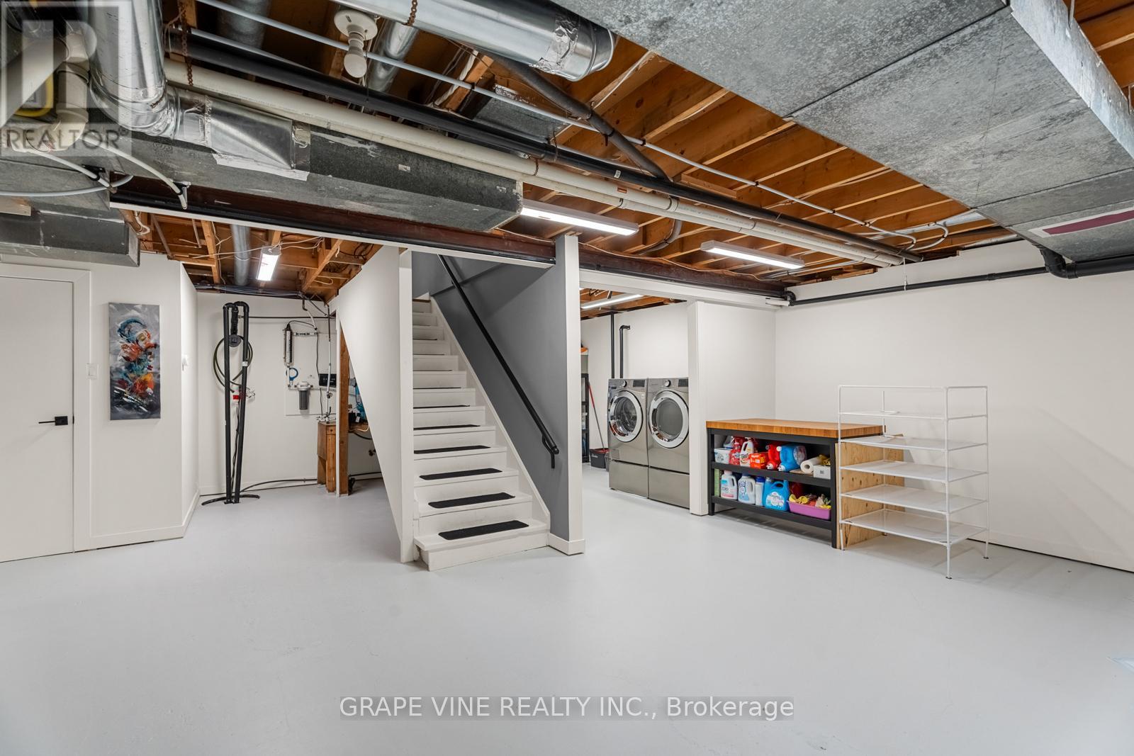 6486 Woodland Place