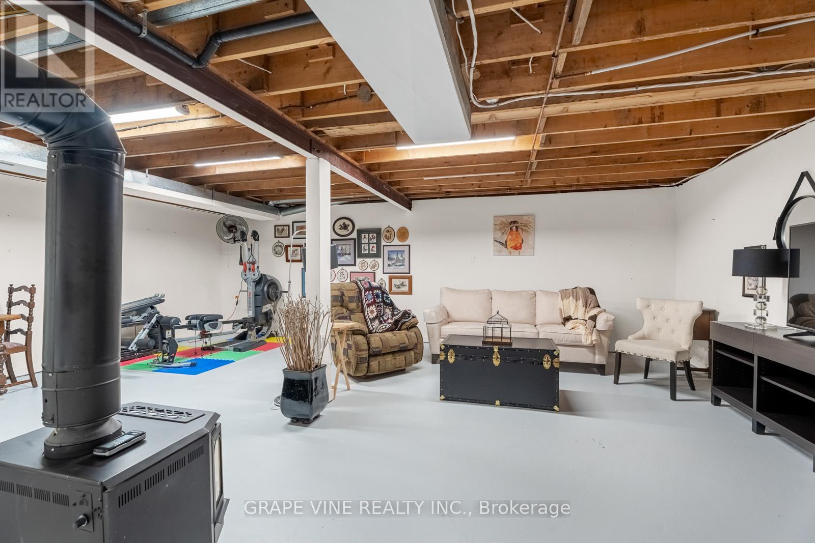 6486 Woodland Place