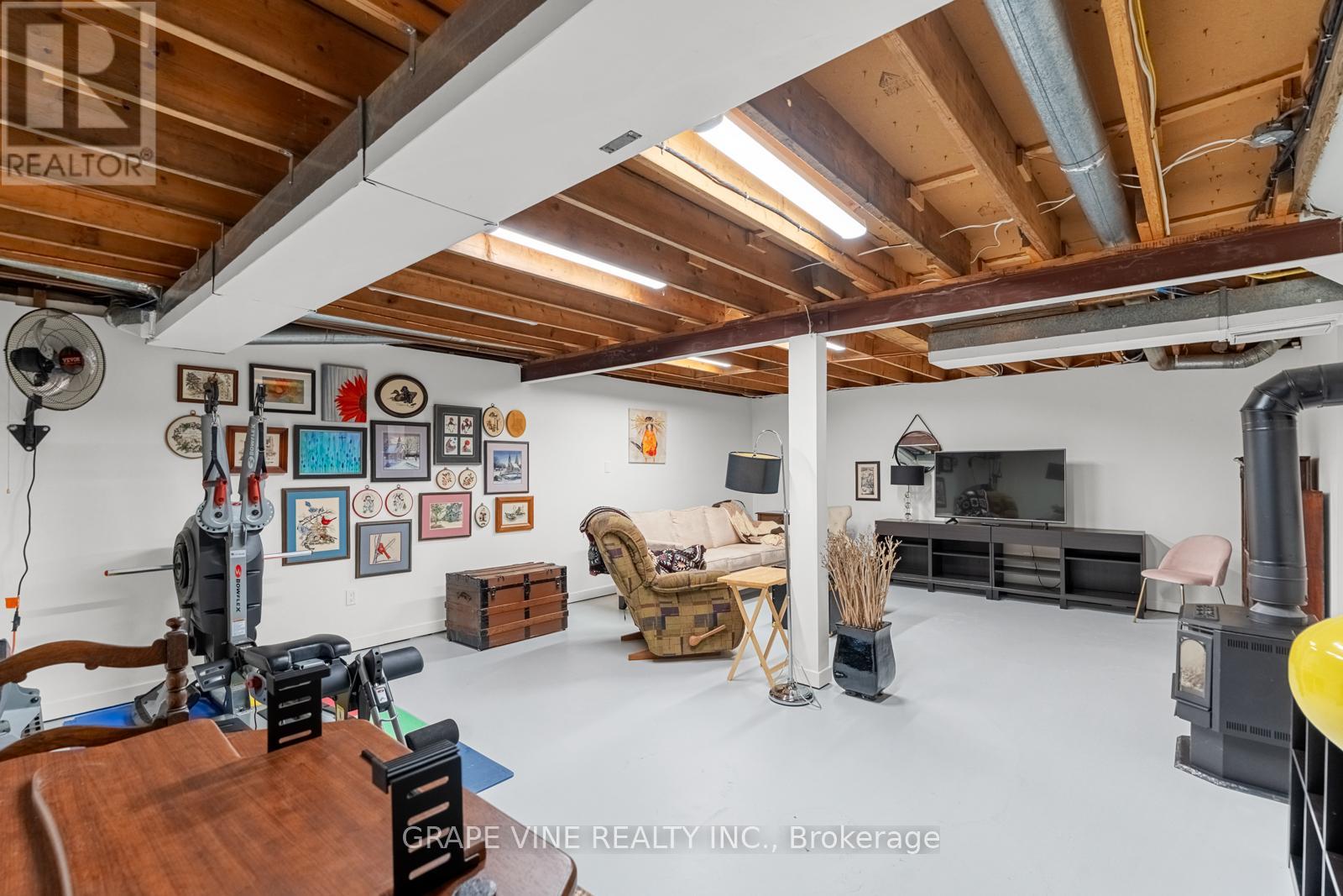 6486 Woodland Place