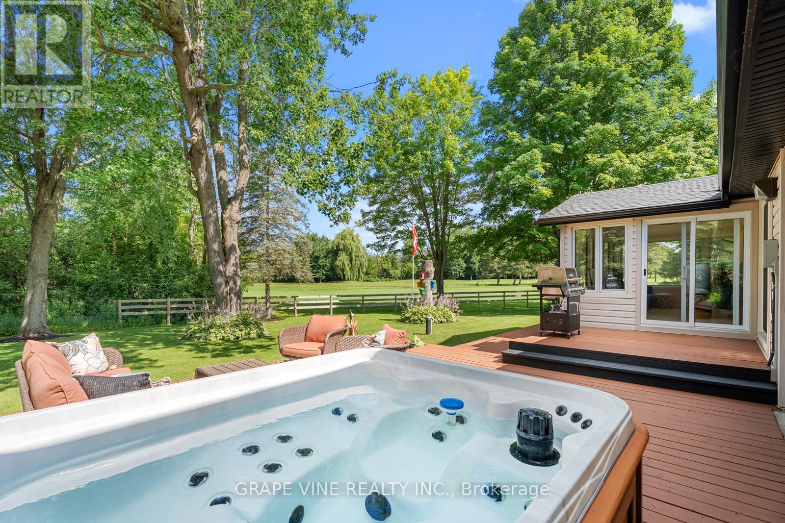 6486 Woodland Place