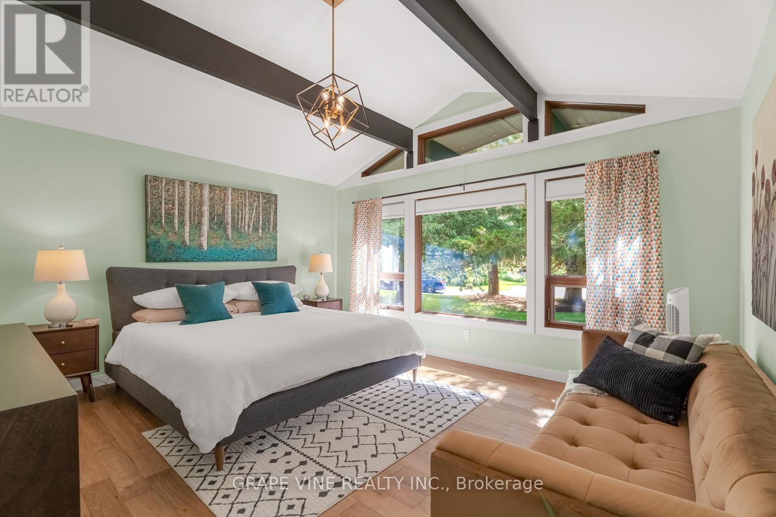 6486 Woodland Place