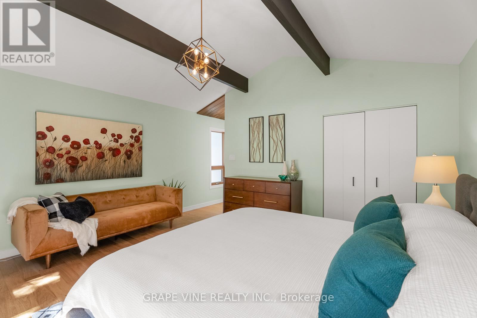 6486 Woodland Place