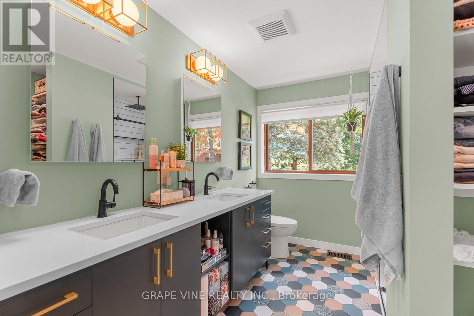 6486 Woodland Place