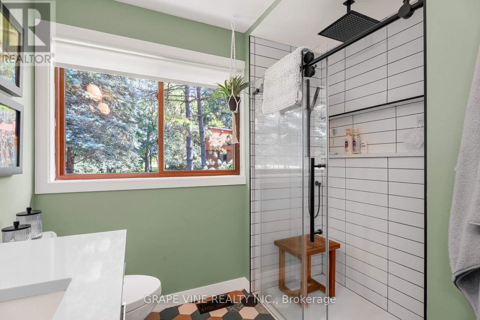 6486 Woodland Place
