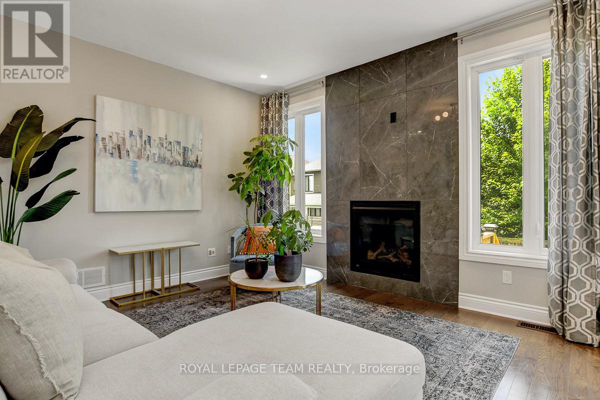 879 Percival Crescent
