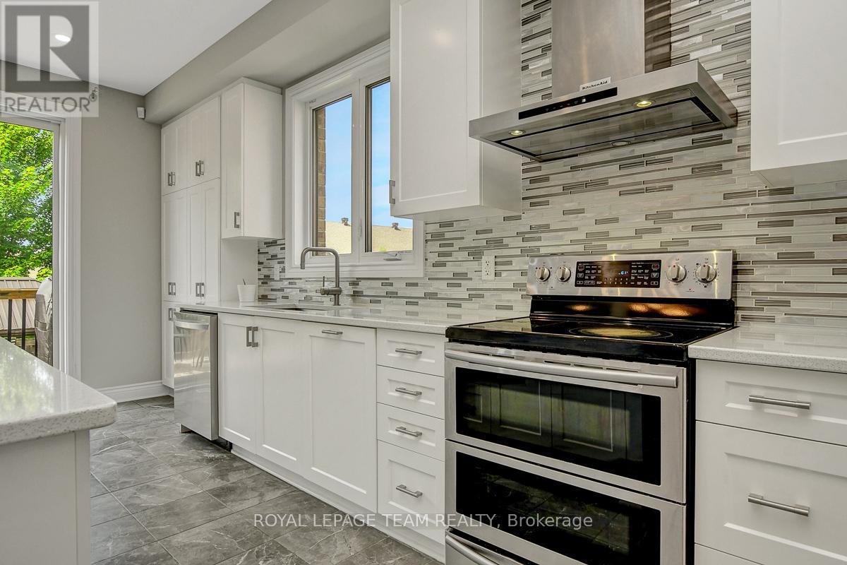 879 Percival Crescent