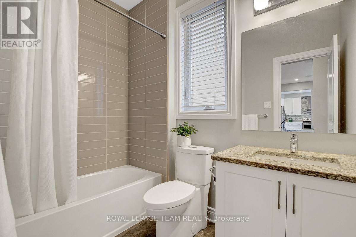 879 Percival Crescent
