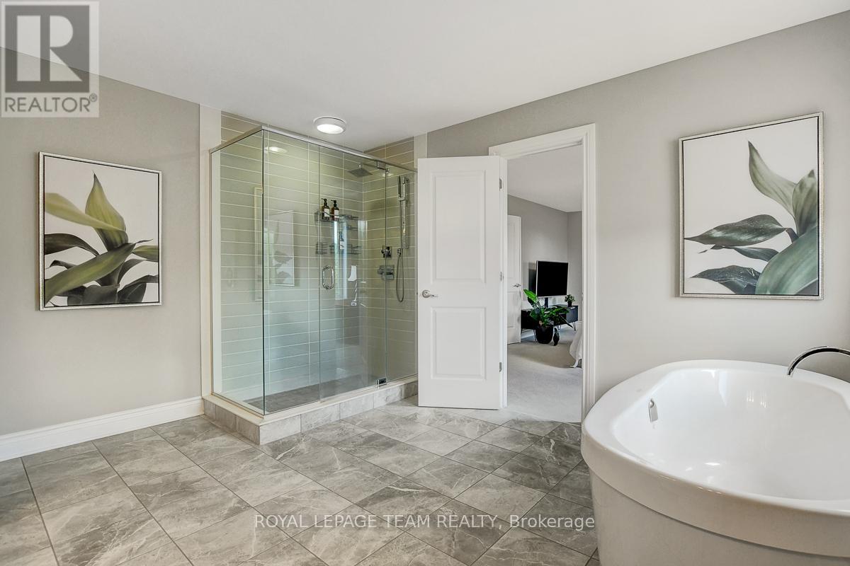 879 Percival Crescent