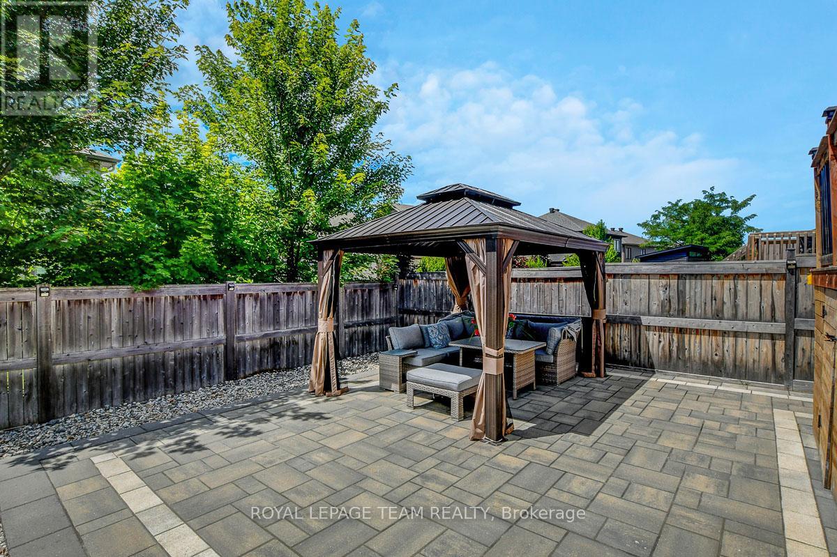 879 Percival Crescent