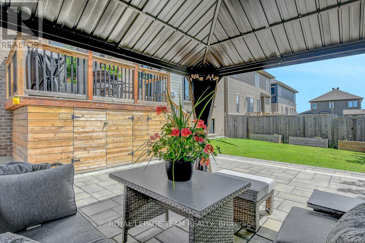 879 Percival Crescent